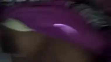 Amateur Desi whore makes XXX video to tease with extra-hairy cunt