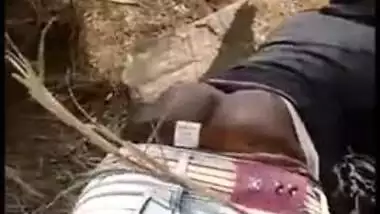 Desi mms clip of Indian village lovers caught fucking outdoor on ground