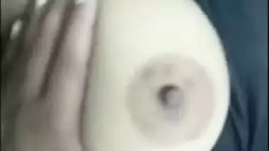 Man begins sex with chubby Desi GF by touching her tits and XXX muff