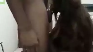 Shri Lankan girl records her blowjob MMS and cum drop