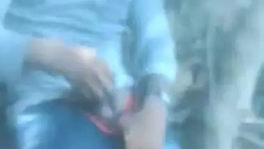 Desi provokes XXX sex with guy in nature that becomes MMS in India