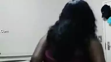 Chesty amateur babe shakes her huge Desi ass and XXX tits at home