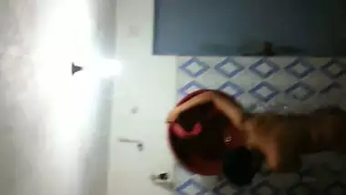 Srilankan bathing hiddencam video