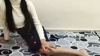 Indian college girl sex video - calling girlfriend at home to fuck her hard for the first time – xxx in hindi
