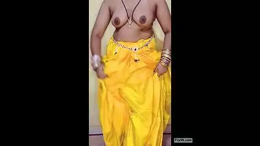 Sexy girl taking pleasure by herself by doing orgams and pussy fucking