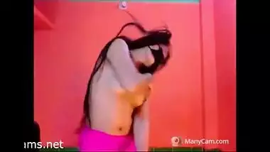 Amateur cam girl does a sexy dance for her fans on a romantic song