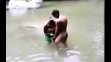 Desisex video of a young couple enjoying outdoor sex in a pond