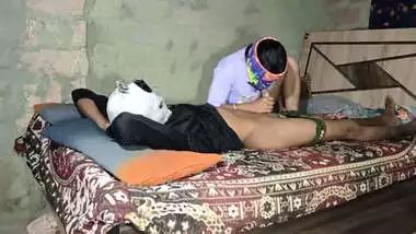 bhabhi ko raat me jor se choda in house Hindi audio. step sister ki chudai.