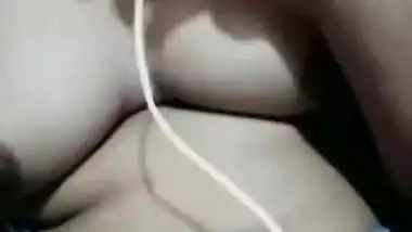 Today Exclusive -cute Desi Girl Shows Her Boobs And Pussy On Vc Part 3