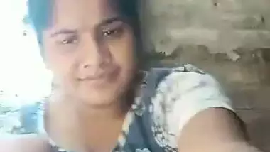 Local village lady showing big boobs and hairy choot