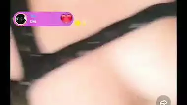 Famous Pakistani bhabhi Labba Khan showing boobs Live